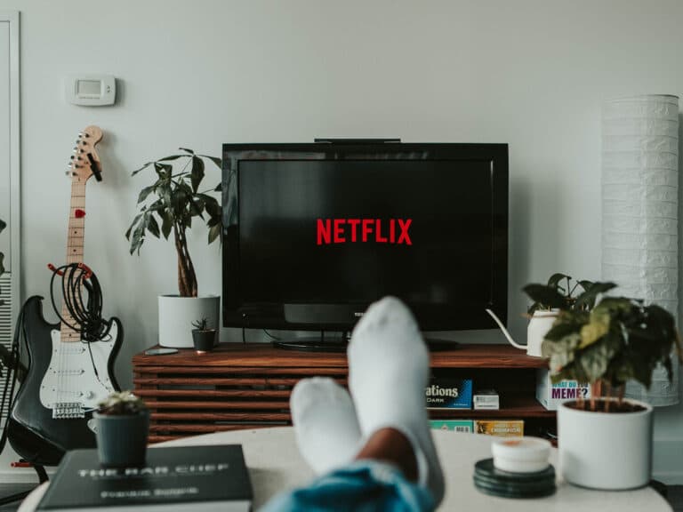 Popularne seriale Netflix – top 5! Wyjątkowe i wciągające produkcje